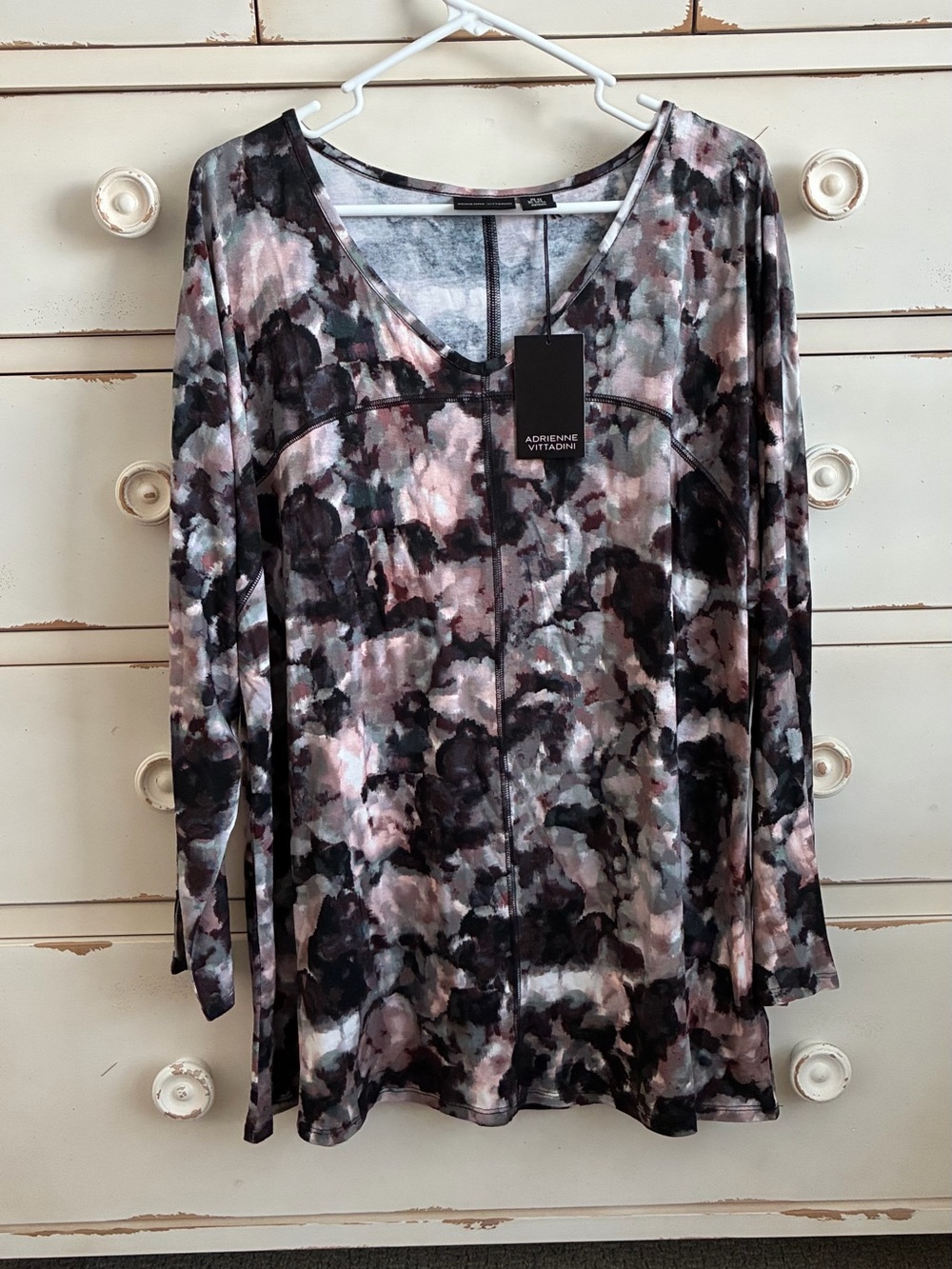 NWTAdrienne Vittadini Long-Sleeve V-Neck Floral Abstract Top — Pink, Gray, Black